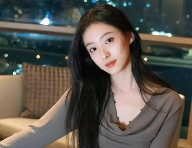 原创成都这一夜女明星个个风情万种白鹿妩媚倪妮干净00后崛起