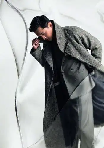 同样是奔四的年纪,为什么没人说胡歌"油腻"?_身材