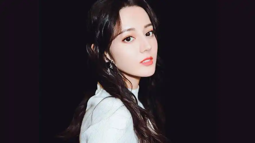 明星美女迪丽热巴高清壁纸