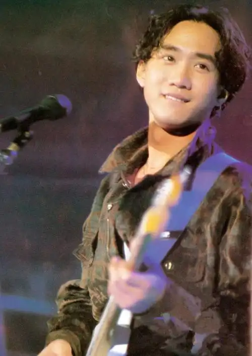 黄家驹《不再犹豫》一代人青春的回忆