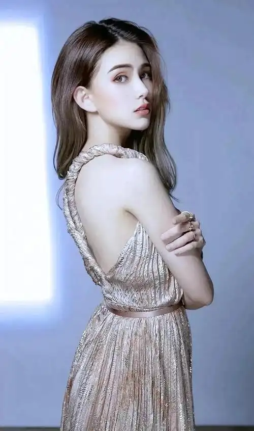 车模昆凌惊艳写真