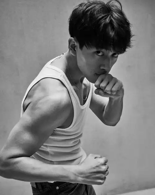 盘点10位男星名品腹肌!