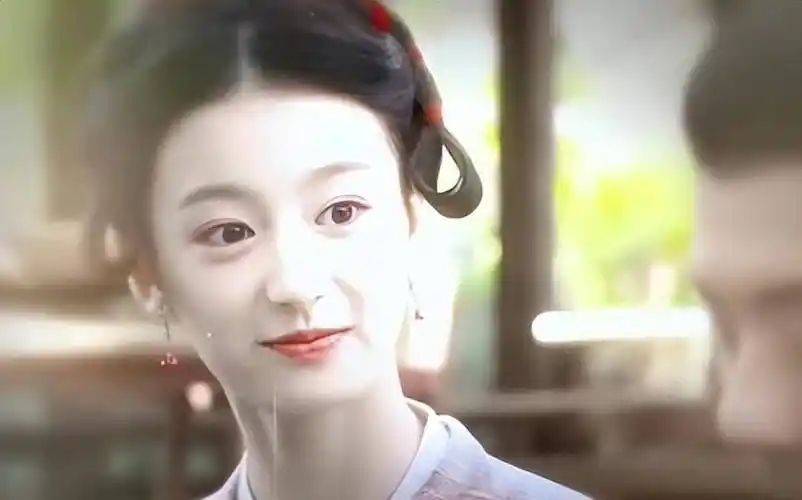 这是"眉姐姐"斓曦?怎么觉得她突然就老了十几岁?