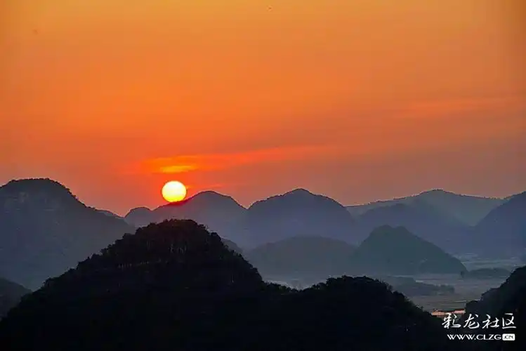 在普者黑山水之间,宛如仙境般的日出!