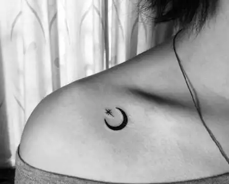 女生月亮图腾纹身图案