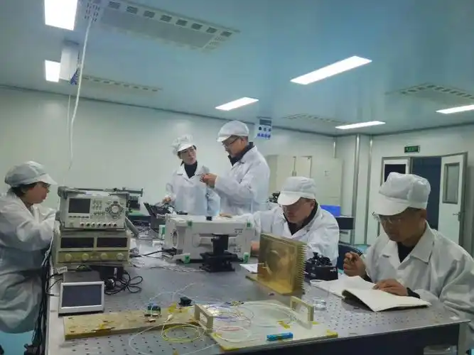 二十七所激光雷达团队在实验室的研发现场.受访者供图