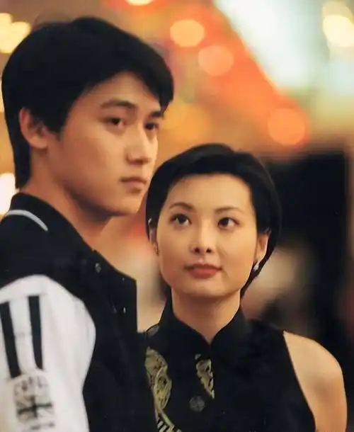 原创鲍蕾与陆毅结婚16年无绯闻婚后生两女与婆婆更像亲母女