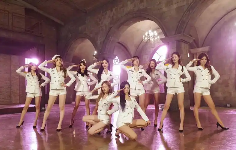 宇宙少女 - 堆糖,美图壁纸兴趣社区