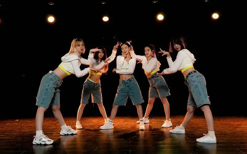 jazz hiphop齐舞blackpink - boombayah-【单色舞蹈】(武汉)流行舞