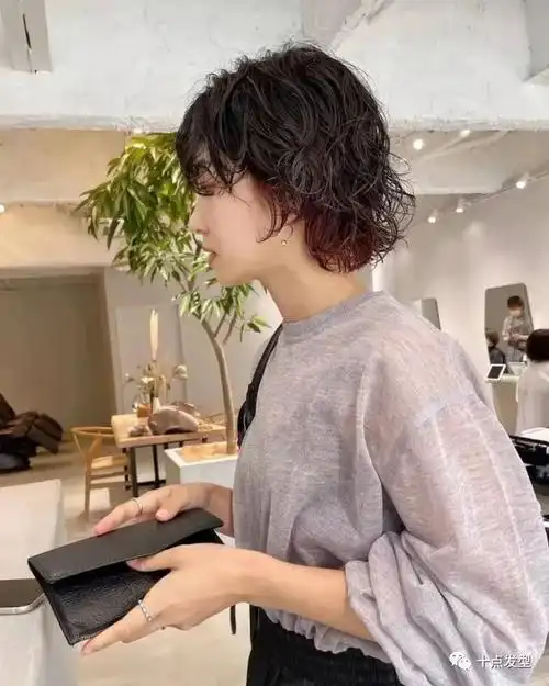 今年超流行的短发摩根纹理烫