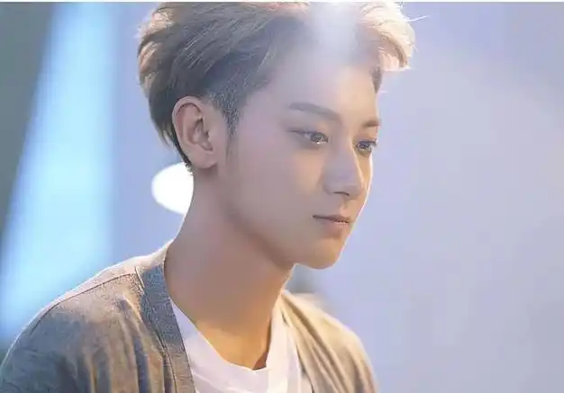 暧昧三年却不官宣,黄子韬和徐艺洋究竟是真情实意还是流量炒作