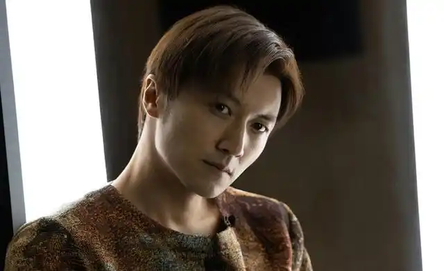 谢霆锋再留出道时发型,42岁发量令人羡慕,可就是觉得不帅了