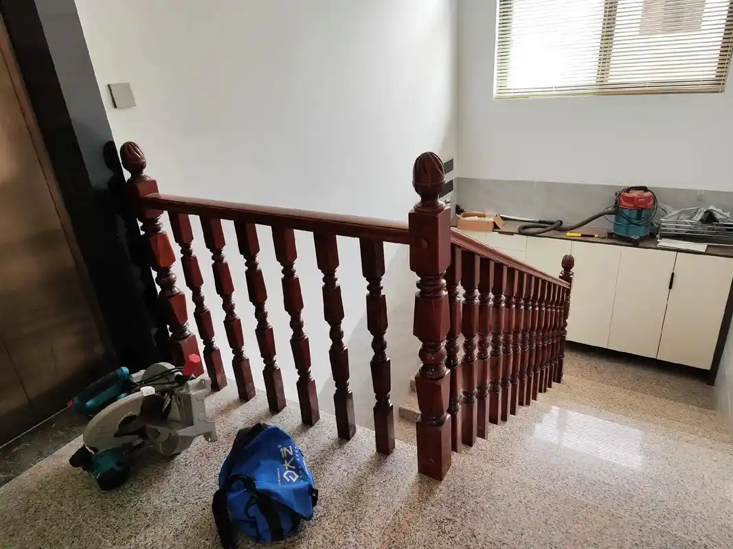 实木楼梯扶手 #新农村自建房 橡木55小柱,扶手80,大柱 - 抖音