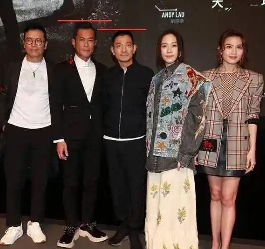 刘德华古天乐久违同框,华仔脸颊凹陷显消瘦,古天乐一细节见人品