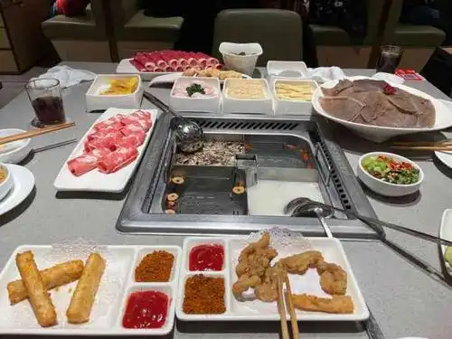 海底捞火锅(宝龙广场店)-"[薄荷]环境:位置很好找,在宝龙广场下沉.