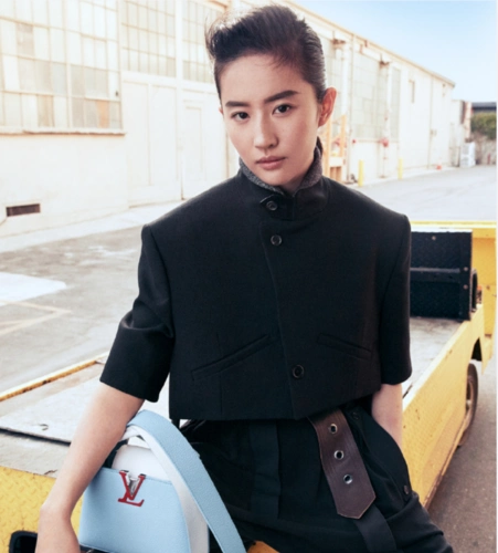 刘亦菲新造型引争议身材遭吐槽香槟色短发美丽动人