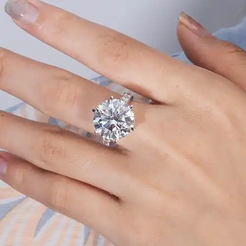 18k金莫桑钻石戒指订婚结婚戒指 10克拉圆形d色莫桑钻戒女定制