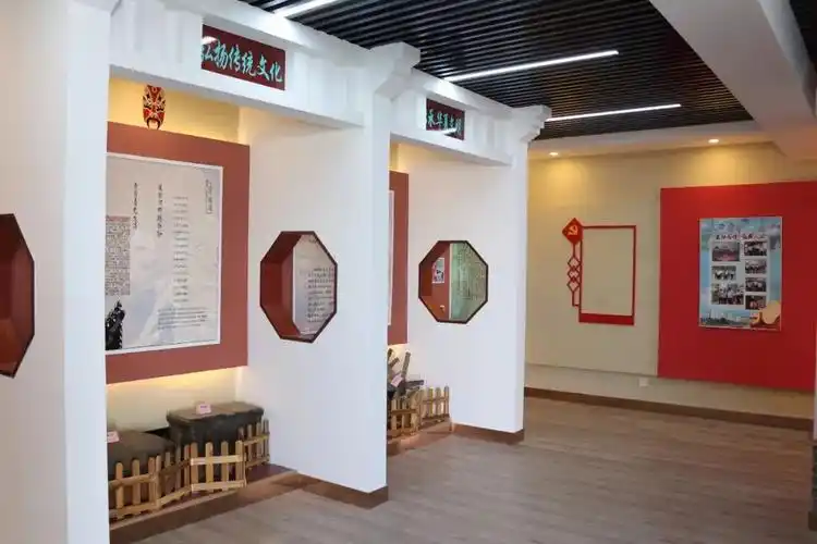 宣章屯镇综合文化站宣章屯镇综合文化站内设历史文化展厅,图书阅览室