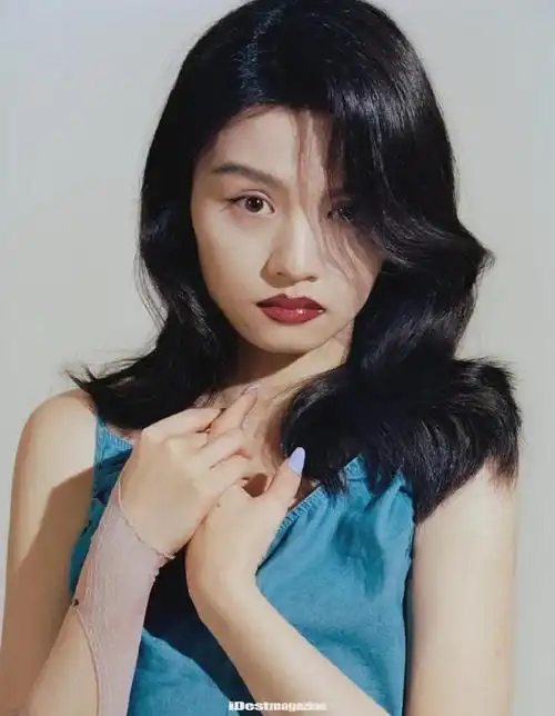 组图回到90年代女星春夏复古港风写真大片