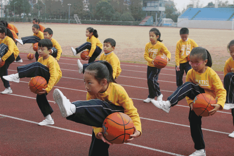 新闻眼如何让小囡爱上体育课宝山教育晒出体育课程改革漂亮成绩单