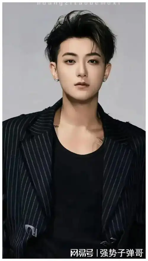 颜值爆表!揭秘90后男星如何成为娱乐圈焦点