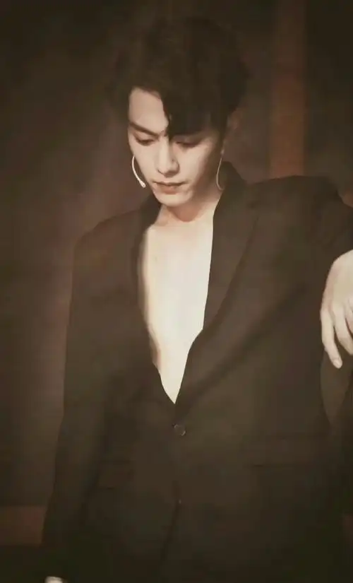 肖战深v白衬衫##肖战