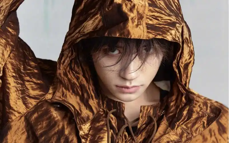 【20200409】易烊千玺x《elle》:你眼中的易烊千玺是什么样的?