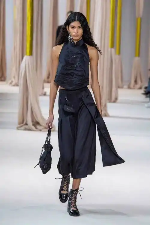 t台秀 | 刘雯持续霸场,巴黎时装周有多精彩?_品牌_面料_设计