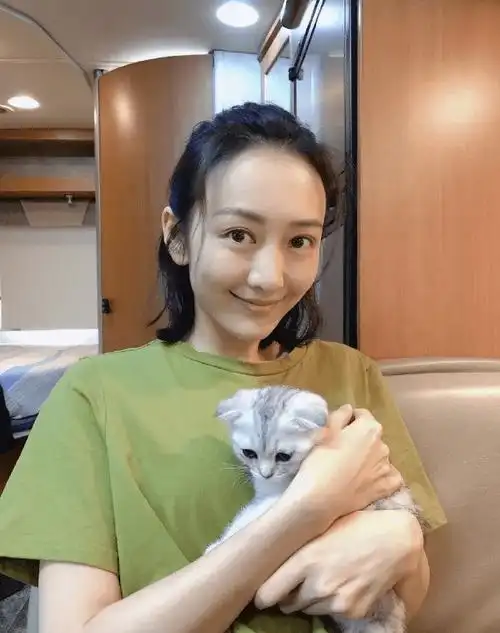 "王鸥"一眼就能记住的美女,保养的好就能做素颜女神_皮肤_工作_补水