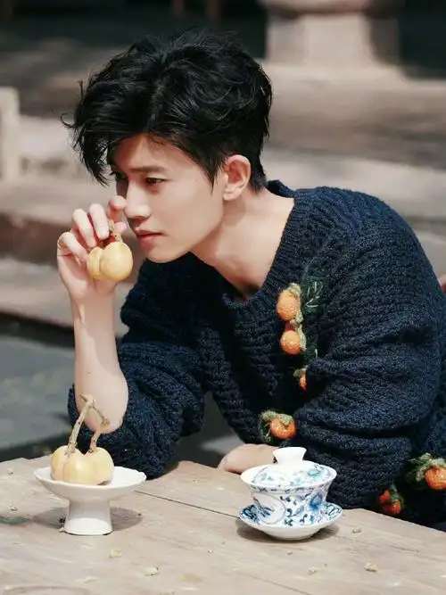 任嘉伦贺峻霖撞衫##任嘉伦