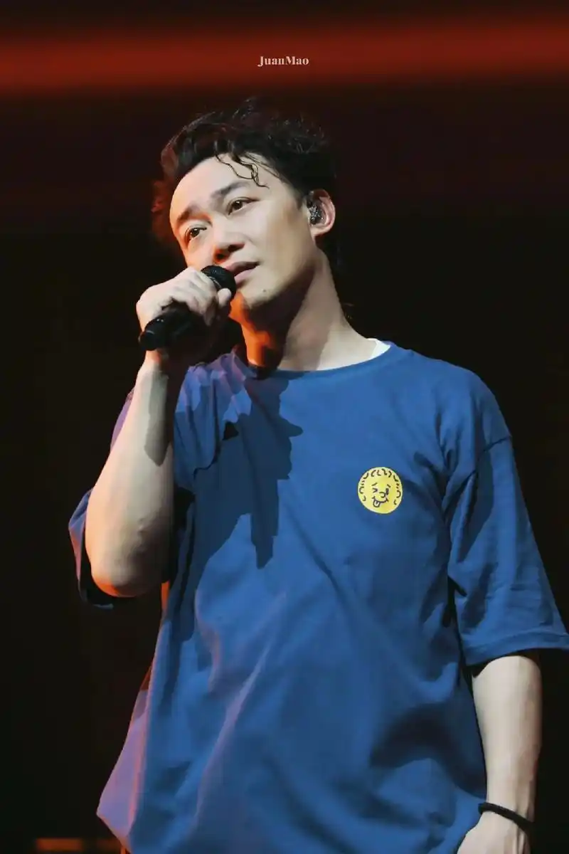 陈奕迅的歌声赋予这首歌灵魂,《任我行》极大宽慰了我们这群成年人