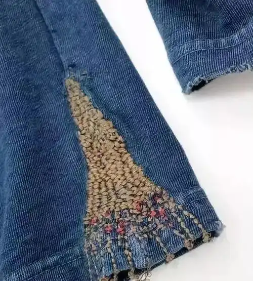 04花朵修补术衣服想改个款式,加上各种蕾丝花片缝上去吧!