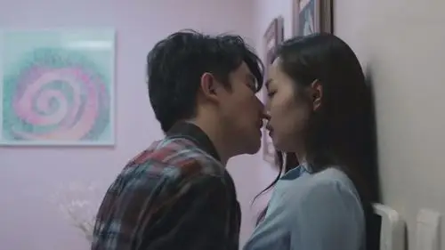 《创业时代》黄轩"强吻"宋轶,让评论区炸开锅,网友:心疼杨颖