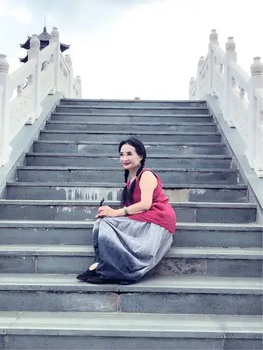 女人如花,岁月添优雅!