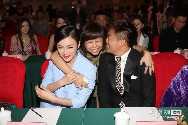 非缘勿扰苏有朋秦岚上演制服诱惑高清大图