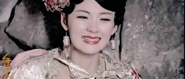 这个角色的复杂性只有看的人懂 但当她得知兰陵王利用她时的那场哭戏.