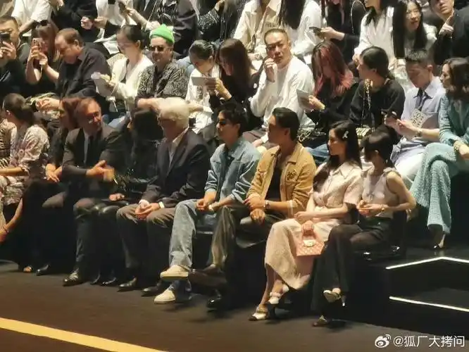 王一博,张子枫,刘雯,井柏然,陈伟霆,辛芷蕾,张钧甯#王一博陈伟霆