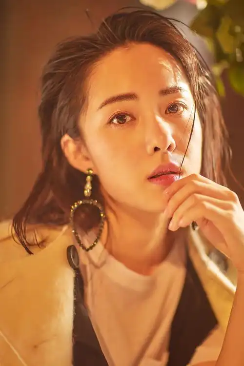 阳蕾最新电视剧启航今晚播出央视开年大剧致敬时代