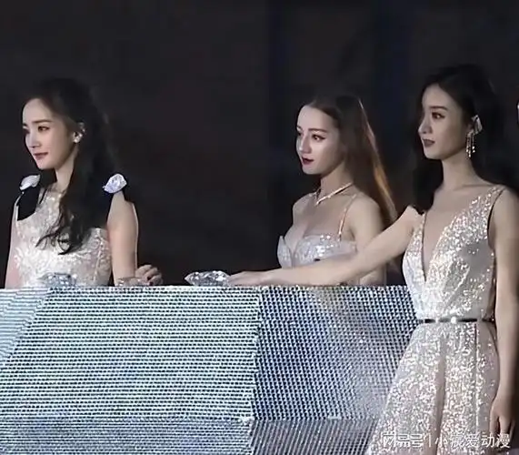 36岁杨幂和35岁赵丽颖同框