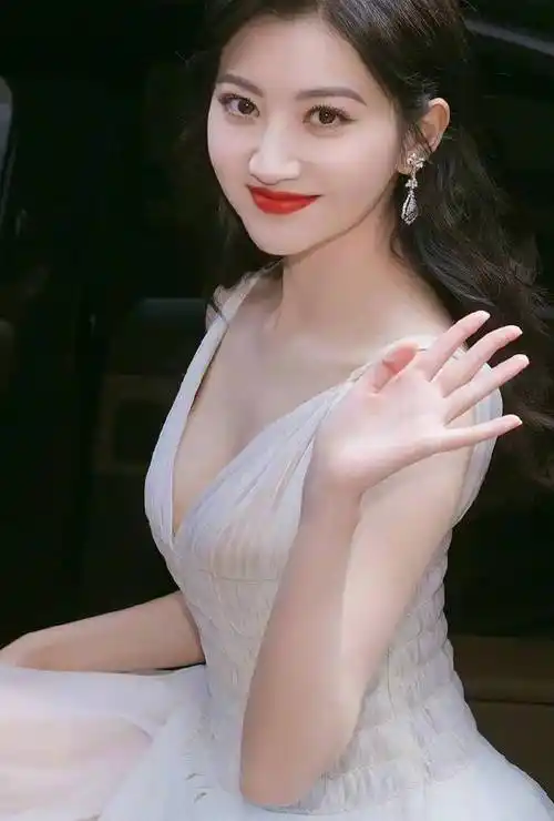 最新消息:疑似景甜2分32秒私密视频流出,到底谁发到网上的?