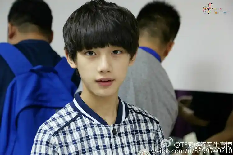 有好多学校的图…居然还有qq,不过这签名有够丁程鑫的更新几张 7