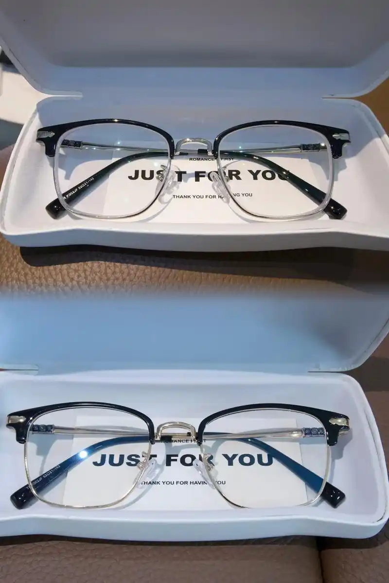 理工男近视镜,男女都可戴的一款斯文半框眼镜