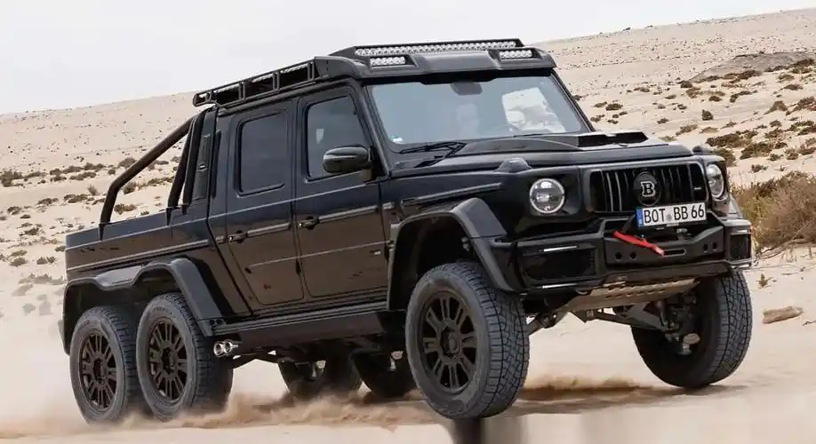 奔驰g 6x6已经够猛了,这巴博斯版本直接给你的感觉就是力拔山兮气盖世