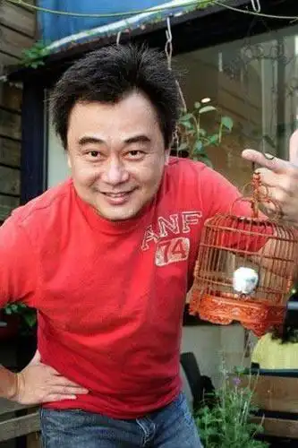 陈升被人用酒瓶砸伤