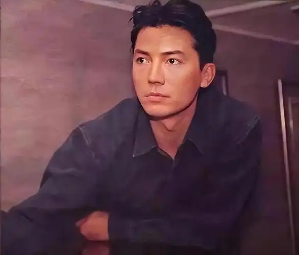 他终错过陈冲,68岁仍单身,林青霞为多看他几眼,陪他打了一夜牌|尊龙