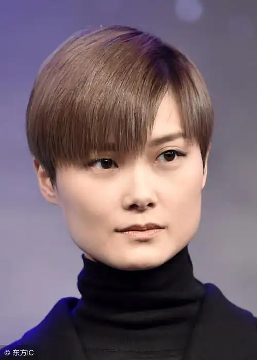 李宇春,十几年依旧保持帅气短发,这姑娘真俊-搜狐大视野-搜狐新闻