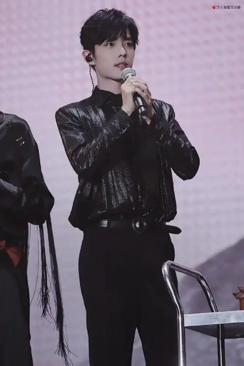 190921 陈情令泰国见面会#肖战平安喜乐#  甜甜的笑好帅啊,360度无亖