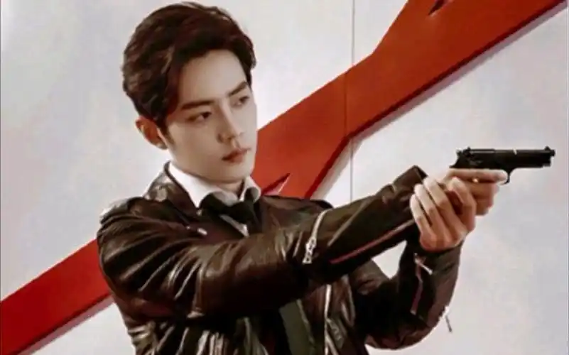 肖战走路合辑 大佬出街