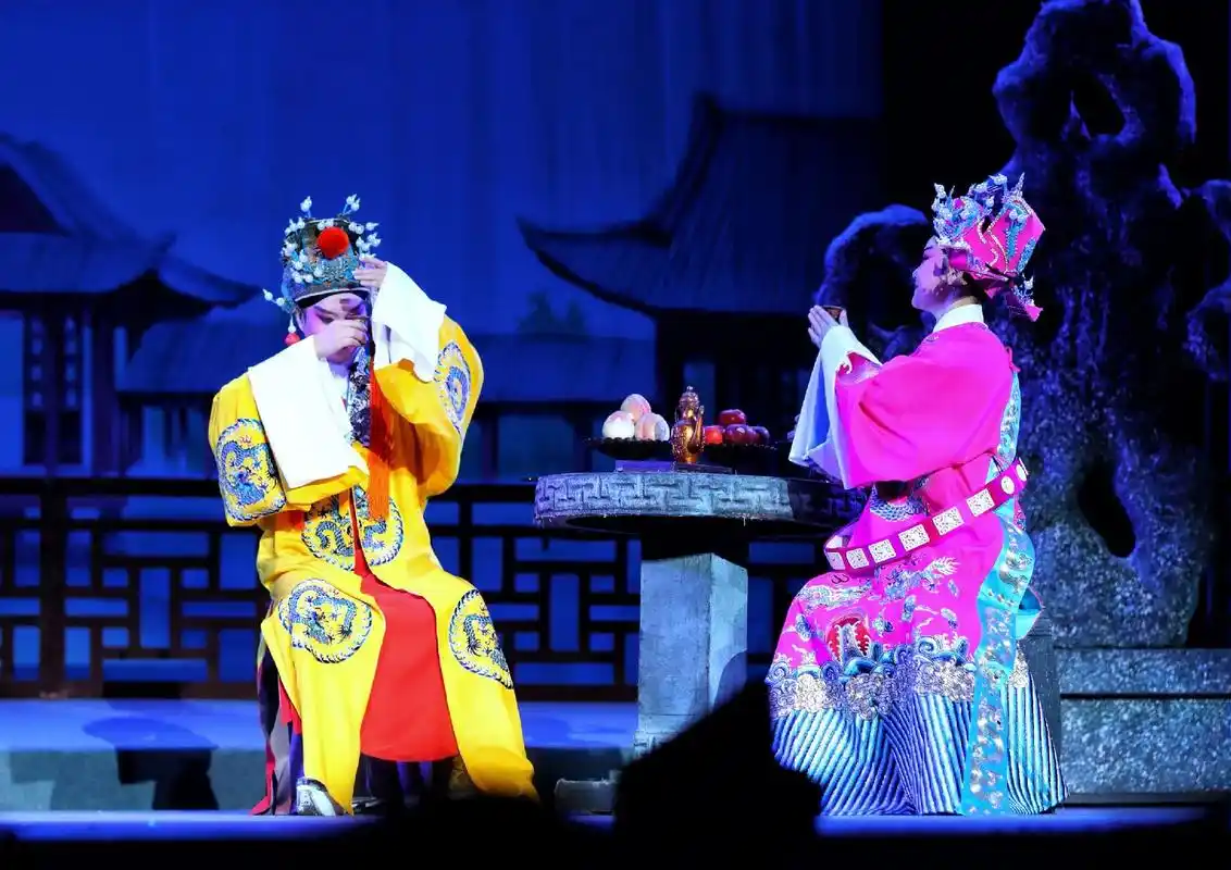 黄梅戏《孟丽君》剧照二.