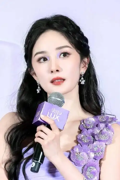 杨幂丁香花仙子##杨幂紫色截断眼妆